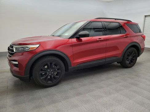 Used 2020 Ford Explorer XLT w/ Equipment Group 202A image 2
