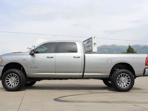 Used 2024 RAM 3500 Laramie AWD/4WD image 93