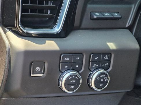 Used 2023 GMC Sierra 1500 Denali w/ Denali Reserve Package AWD/4WD image 9