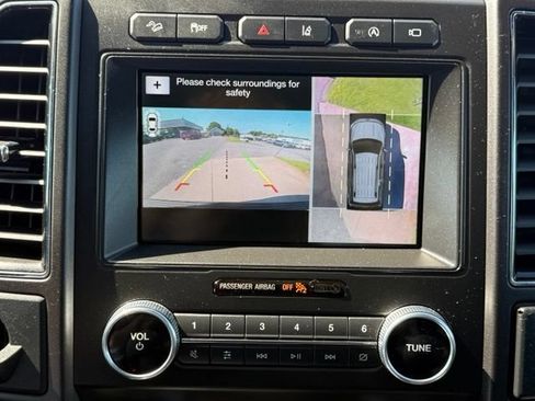 Used 2019 Ford Expedition Limited w/ Equipment Group 303A AWD/4WD image 29