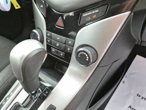 Used 2016 Chevrolet Cruze LT w/ Technology Package image 23