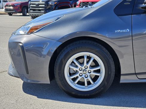 Used 2019 Toyota Prius LE image 8