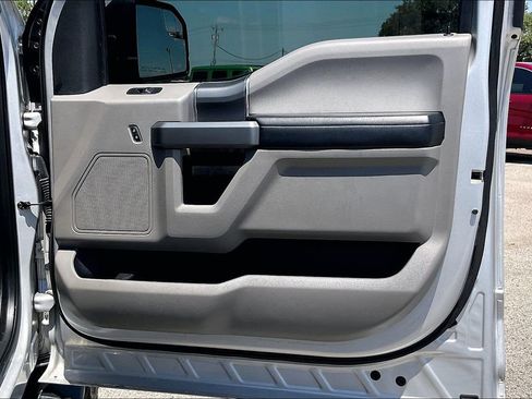 Used 2018 Ford F150 XLT w/ Equipment Group 302A Luxury AWD/4WD image 29