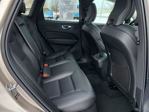 Used 2025 Volvo XC60 B5 Core image 19