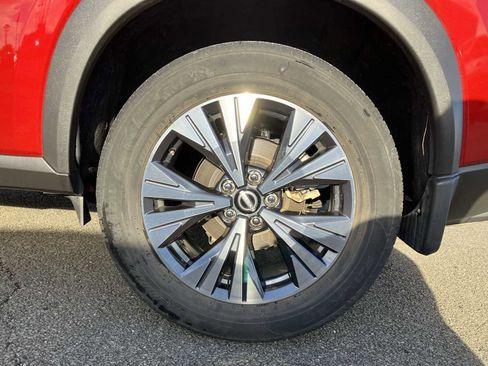 Certified 2023 Nissan Rogue SV image 5