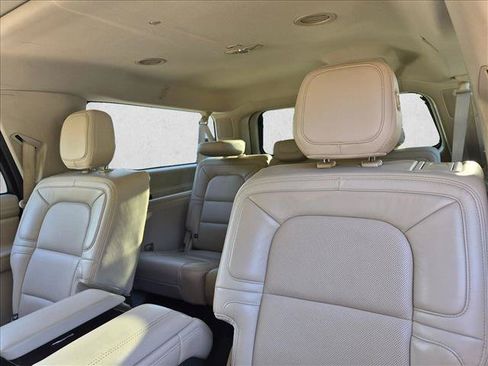 Used 2020 Lincoln Navigator L Reserve w/ Luxury Package AWD/4WD image 16