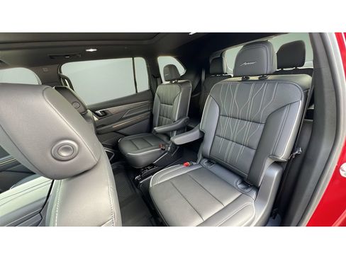 Used 2025 Buick Enclave Avenir w/ Super Cruise Package AWD/4WD image 28