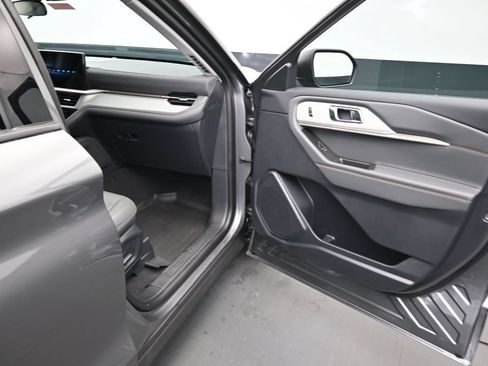 New 2026 Ford Explorer Active w/ Active Comfort Package AWD/4WD image 10