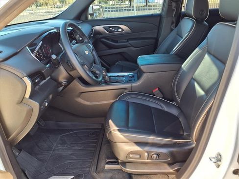 Used 2023 Chevrolet Traverse Premier image 8