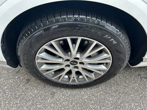 Used 2025 Genesis GV80 2.5T Standard AWD/4WD image 13