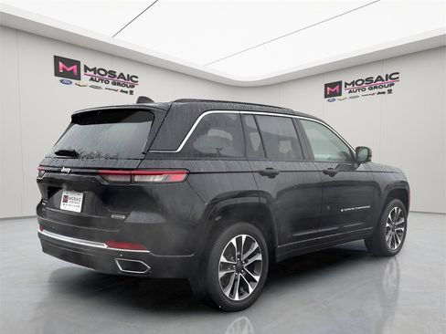 New 2025 Jeep Grand Cherokee Overland image 7