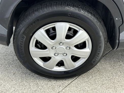 Used 2023 Toyota Corolla Cross L image 44