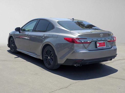 Used 2025 Toyota Camry SE FWD image 5