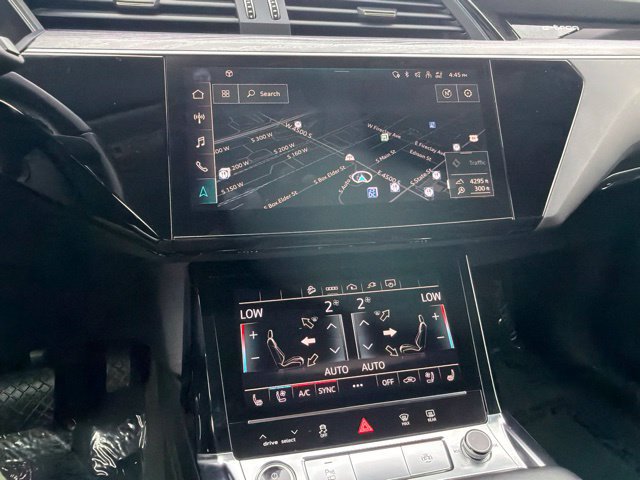 Used 2023 Audi e-tron Premium Plus w/ Premium Plus Package AWD/4WD image 24