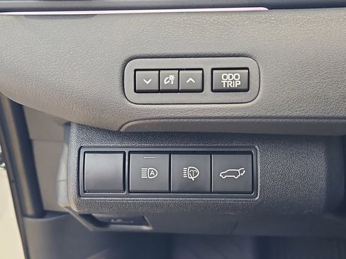 New 2026 Toyota C-HR AWD/4WD image 10