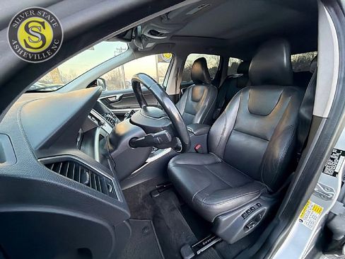 Used 2016 Volvo XC60 T5 Premier image 12