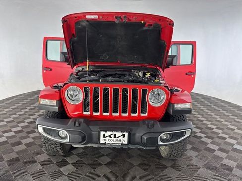 Used 2020 Jeep Gladiator Overland w/ Cold Weather Group AWD/4WD image 13