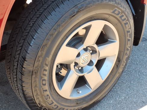 Used 2005 Nissan Titan SE AWD/4WD image 12