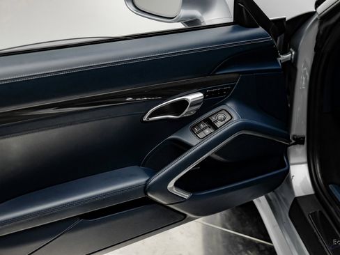 Used 2015 Porsche 911 Turbo S image 75