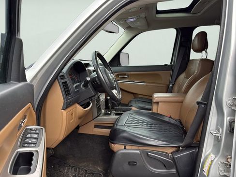 Used 2012 Jeep Liberty Limited w/ Tire & Wheel Group AWD/4WD image 20