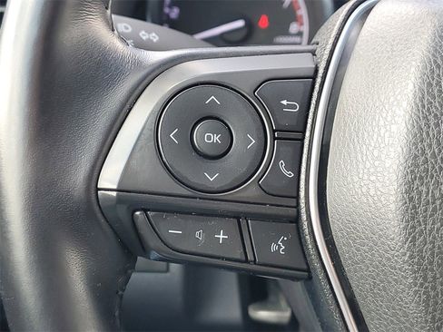 Used 2019 Toyota Camry SE image 18