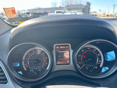 Used 2015 Dodge Journey Crossroad w/ Flexible Seating Group image 17