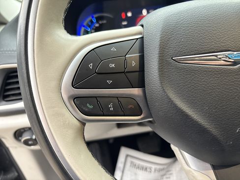 Used 2018 Chrysler Pacifica Limited w/ Advanced Safetytec Group image 18