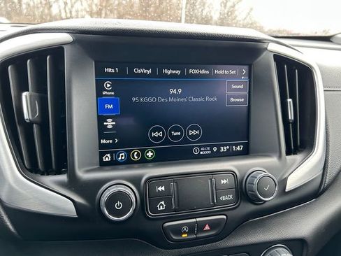 Used 2024 GMC Terrain SLT image 27