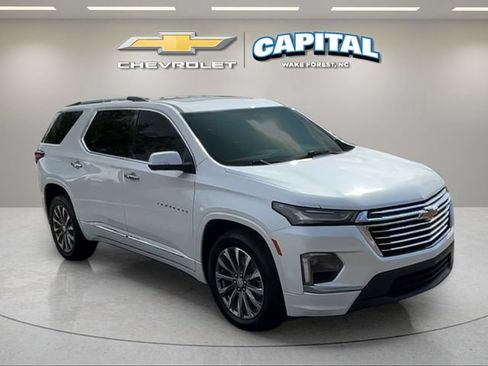 Used 2022 Chevrolet Traverse Premier w/ LPO, Floor Liner Package FWD image 7