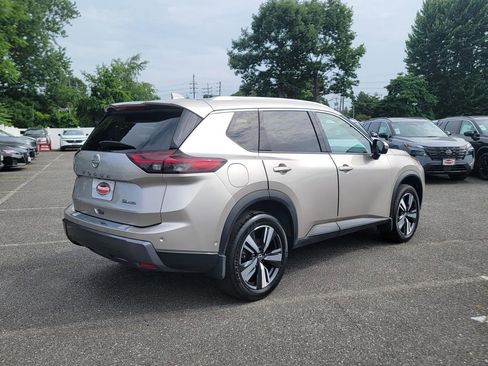 Used 2024 Nissan Rogue SL AWD/4WD image 10