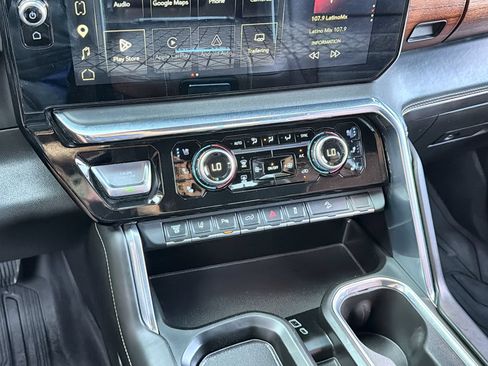 Used 2024 GMC Sierra 2500 Denali Ultimate AWD/4WD image 19