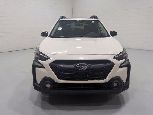 Used 2024 Subaru Outback Premium AWD/4WD image 8