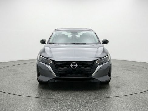 Used 2025 Nissan Sentra SV image 2