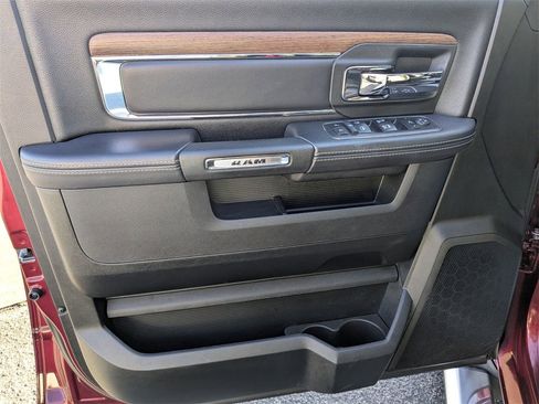 Used 2017 RAM 1500 Laramie w/ Convenience Group image 10