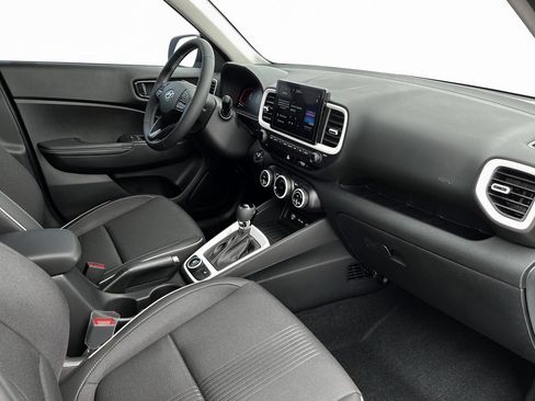 Certified 2025 Hyundai Venue Limited FWD image 15