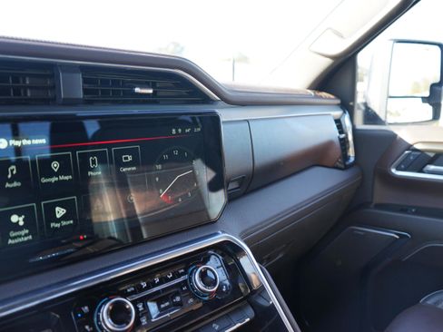 Used 2025 GMC Sierra 2500 Denali w/ Max Trailering Package image 18