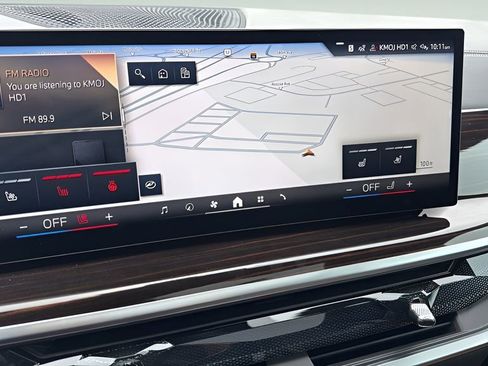 Used 2026 BMW X5 xDrive50e w/ Climate Comfort Package image 23