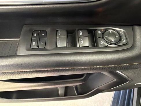 Used 2024 GMC Yukon XL AT4 AWD/4WD image 14