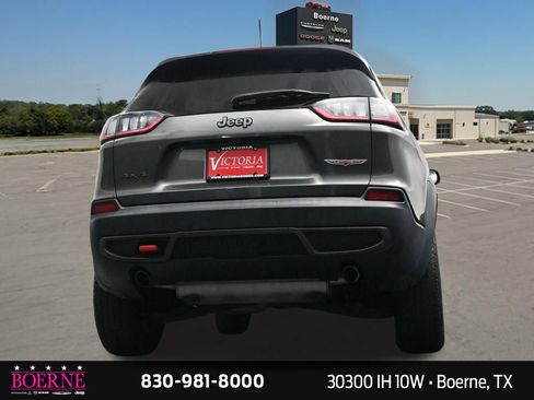 Used 2022 Jeep Cherokee Trailhawk w/ Sun, Sound & Nav Group AWD/4WD image 21