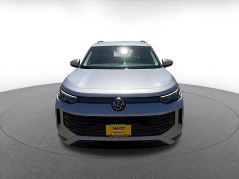 Used 2026 Volkswagen Tiguan SE FWD image 4