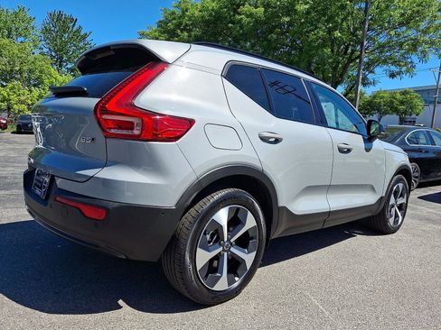 Certified 2026 Volvo XC40 B5 Plus AWD/4WD image 6