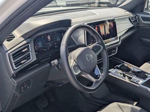 Used 2024 Volkswagen Atlas Cross Sport SE w/ Panoramic Sunroof Package image 13