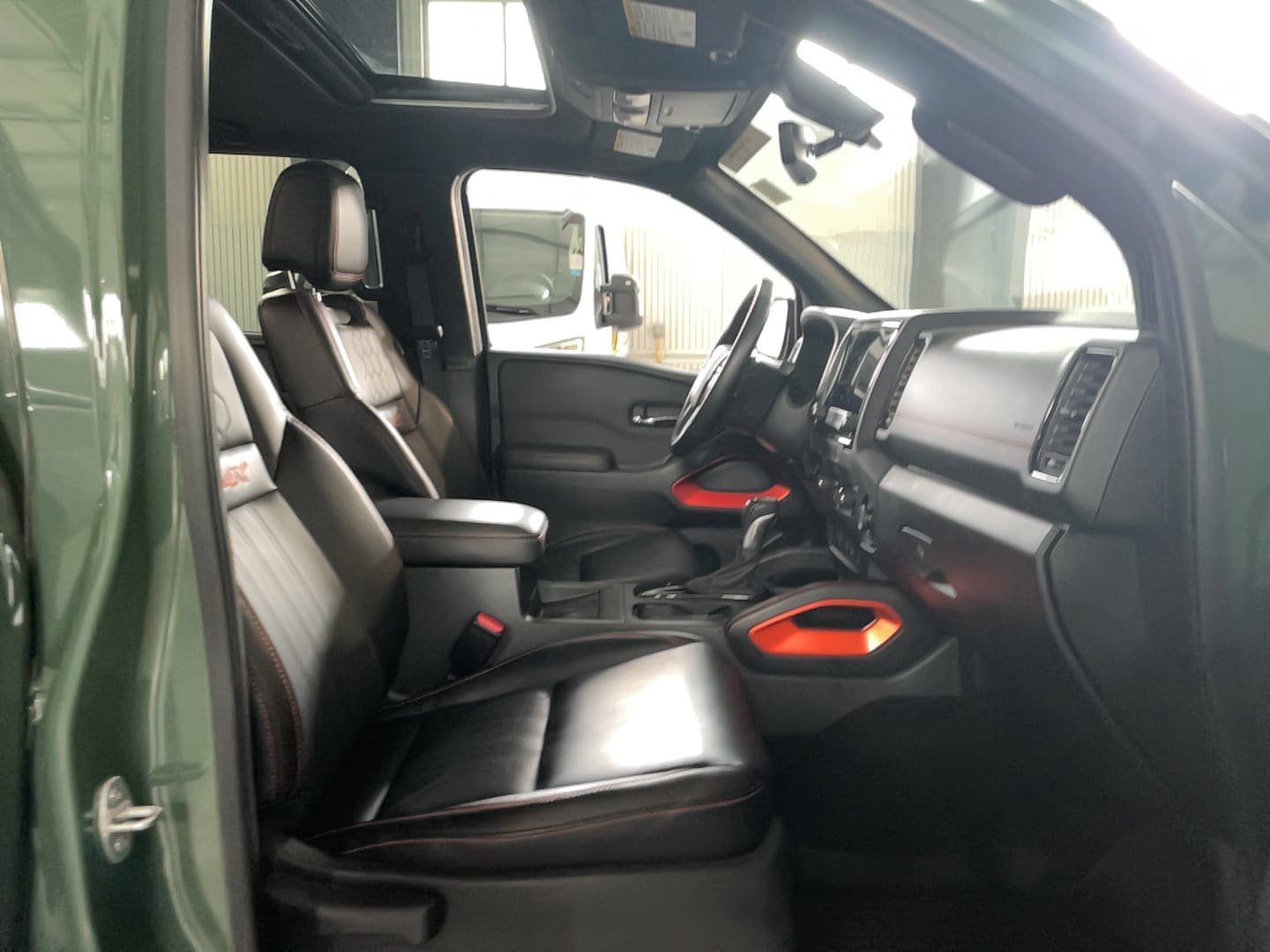 Used 2024 Nissan Frontier PRO-4X w/ Pro Premium Package AWD/4WD image 27