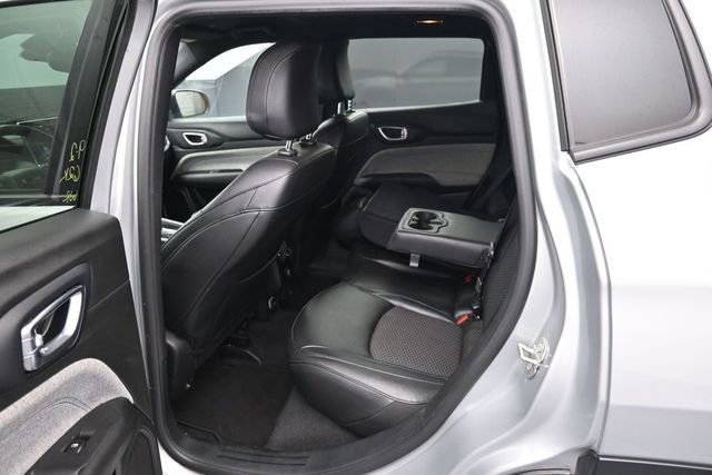 Used 2024 Jeep Compass Latitude AWD/4WD image 5