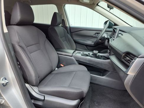 Used 2024 Nissan Rogue S FWD image 15