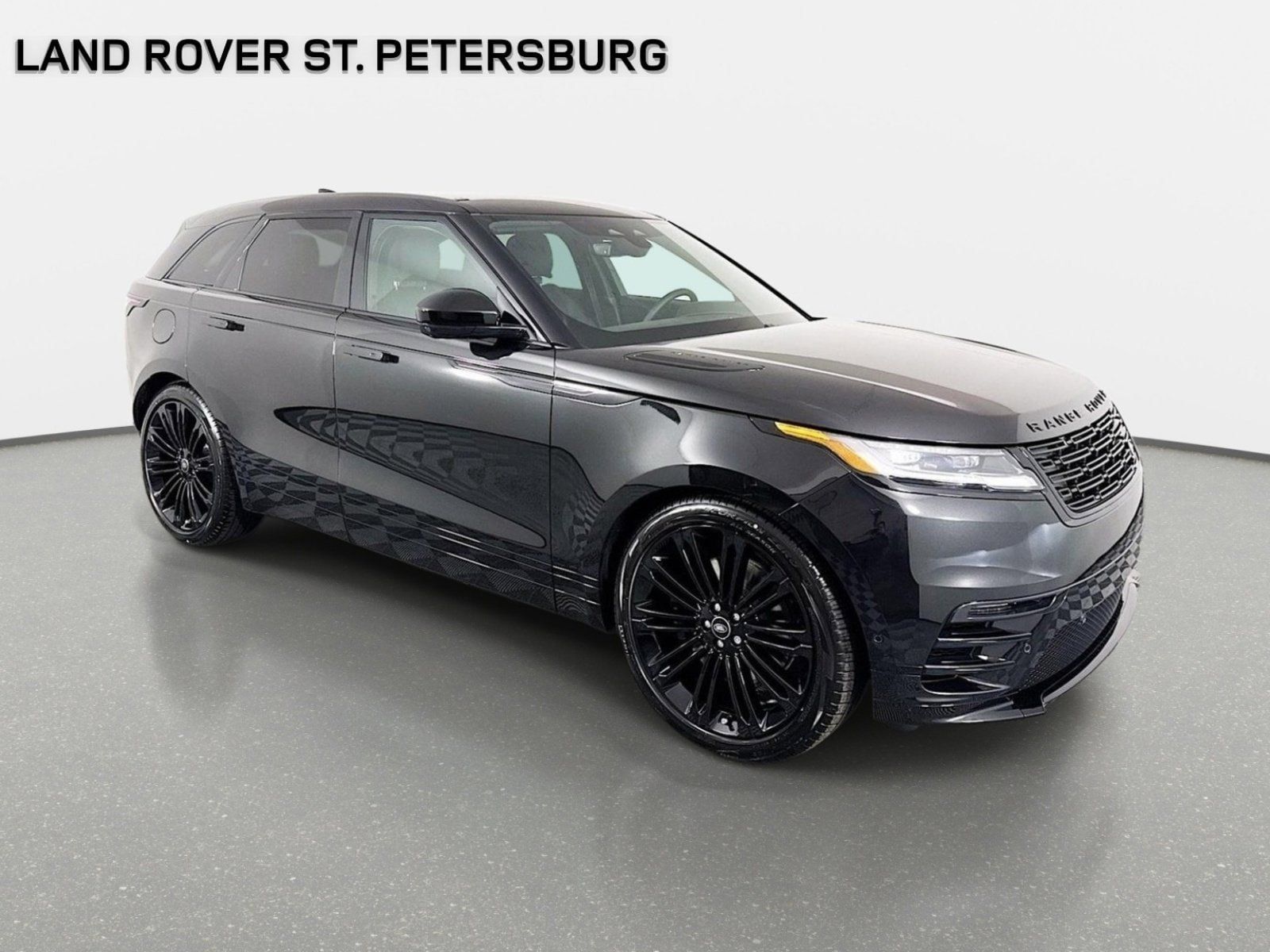 Used 2026 Land Rover Range Rover Velar Dynamic SE AWD/4WD image 3