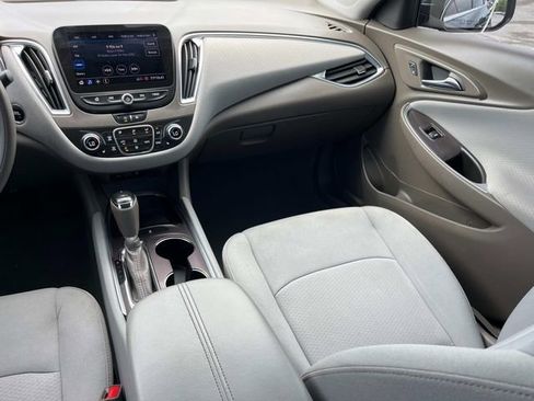 Used 2020 Chevrolet Malibu LT FWD image 16