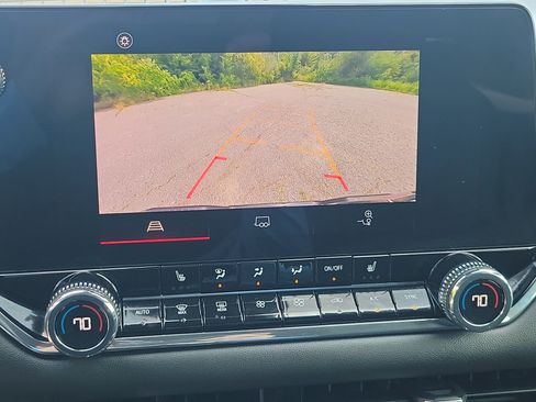 Used 2023 GMC Canyon Elevation w/ Convenience Package AWD/4WD image 26