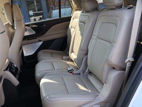 Used 2020 Lincoln Aviator Reserve w/ Equipment Group 202A AWD/4WD image 29