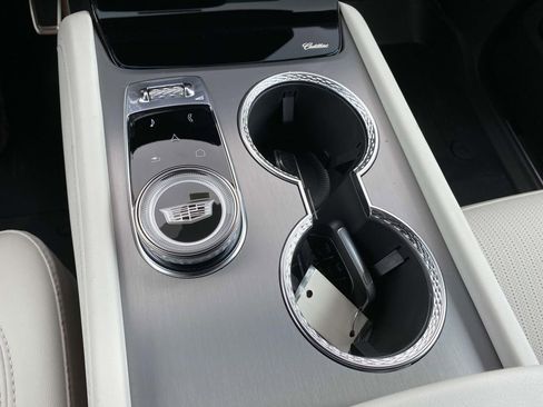 New 2026 Cadillac Vistiq Sport w/ LPO, Floor Liner Package image 18